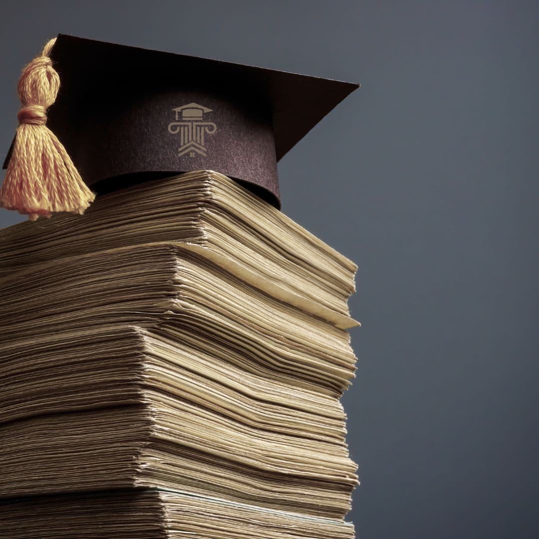 طلب منحة لطلاب القانون